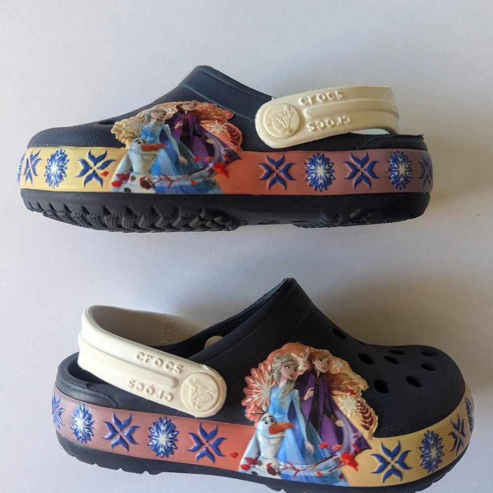 Crocs toddler size 7 Frozen design light up shoes